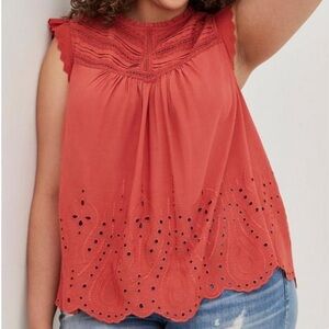 TORRID Eyelet Pintuck Detail Top SZ/0 (L)